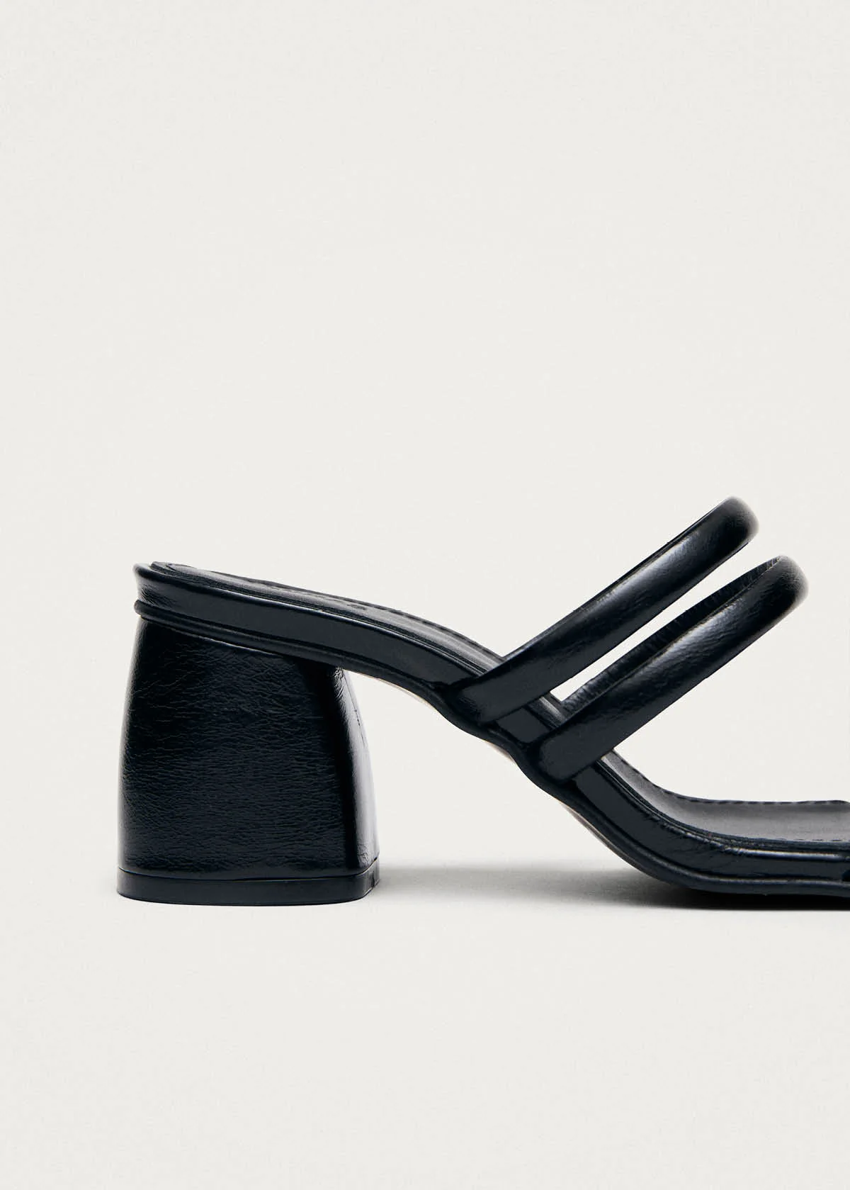 Indiana Rift Black Leather Sandals - Image 7